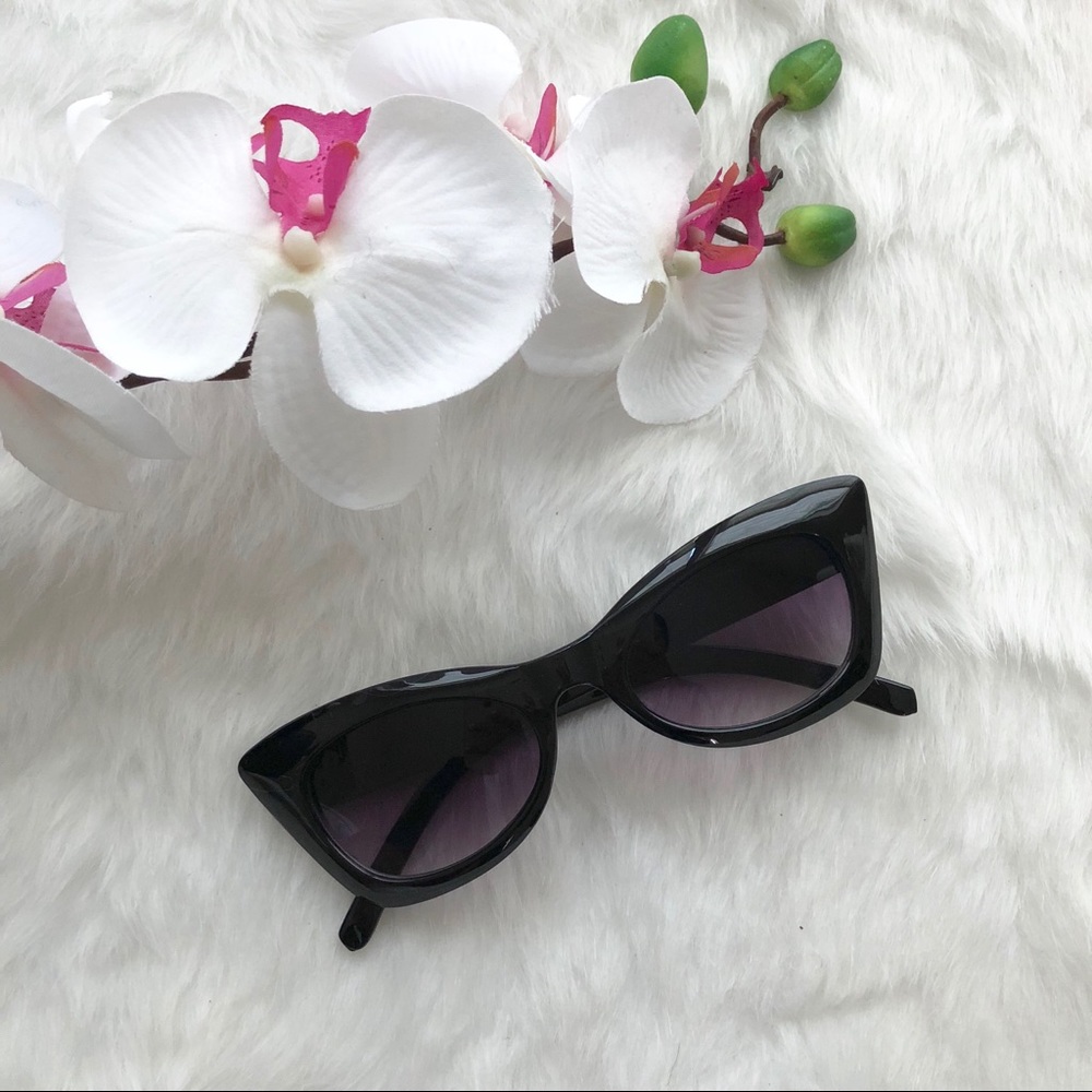 SOLD OUT | Women’s Black Cat Eye Sunglasses